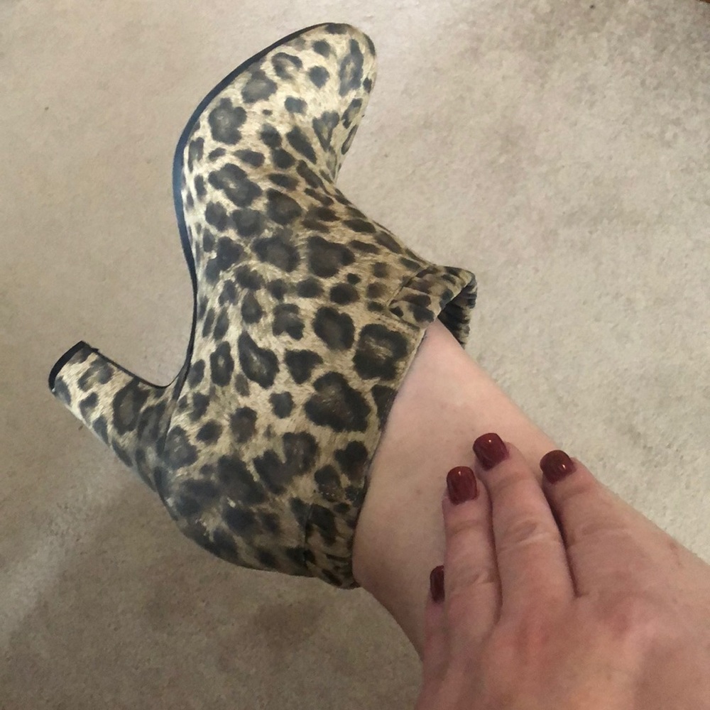 Leopard bootie shoes 🐆